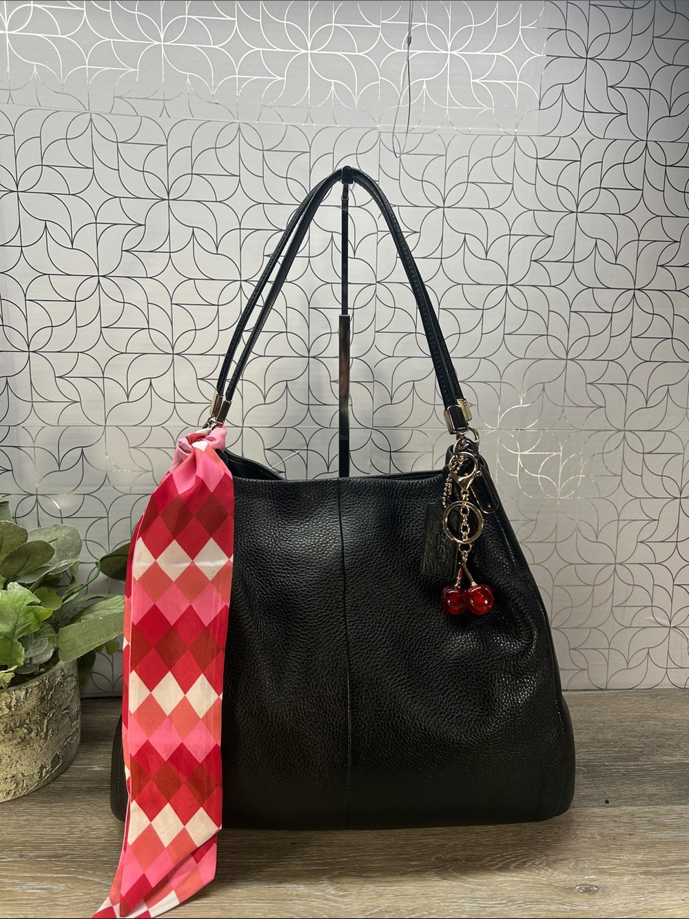 0681 Coach Black Leather Shoulder Bag 268490681